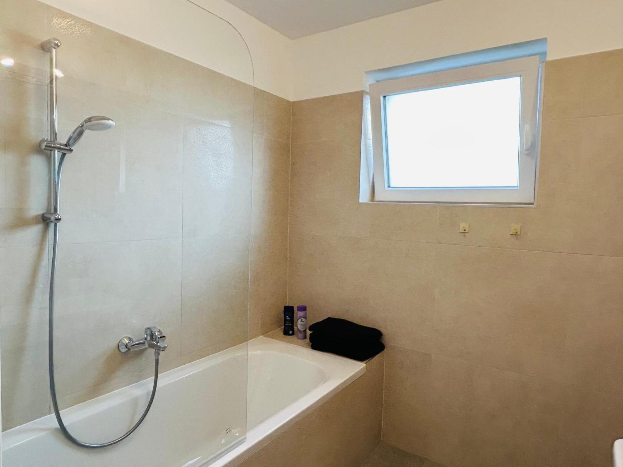 New - Free Parking - Balcony Apartment Vienna Luaran gambar
